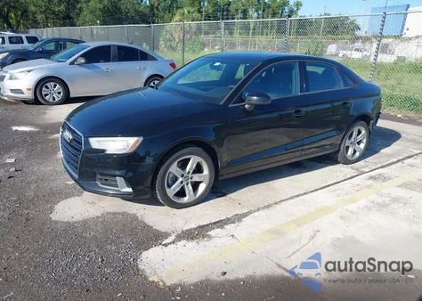 2017 Audi A3 2.0T Premium z USA, uszkodzony, nr VIN WAUAUGFF6H1044312